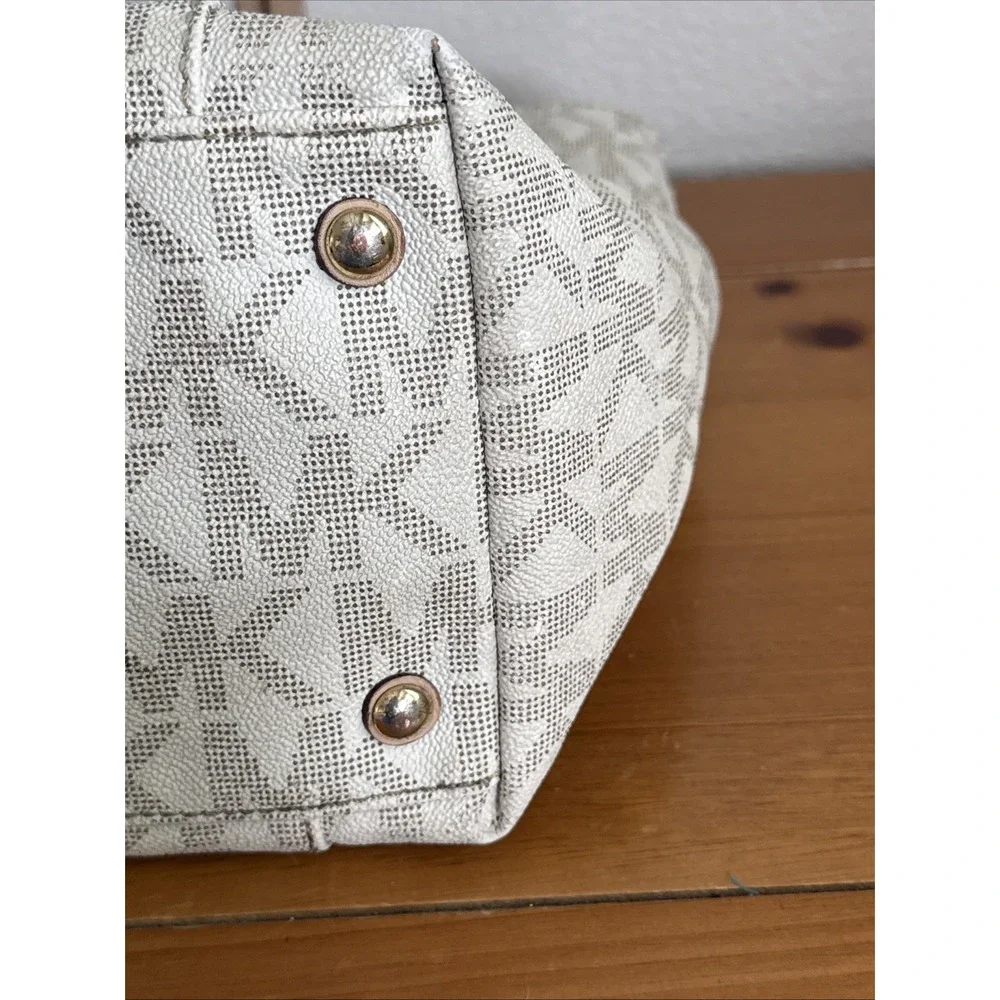 Michael Kors - Jet Set Signature - Vanilla Tote Bag
